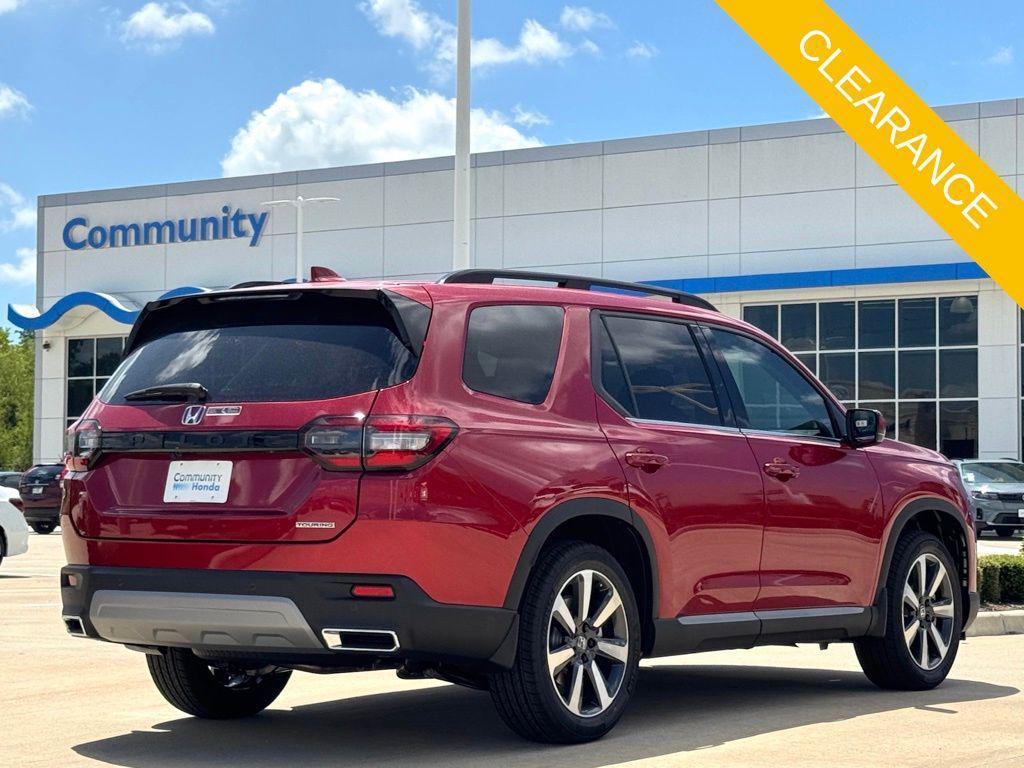 new 2025 Honda Pilot car, priced at $45,870