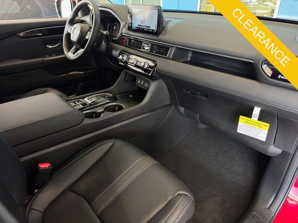 new 2025 Honda Pilot car, priced at $45,870