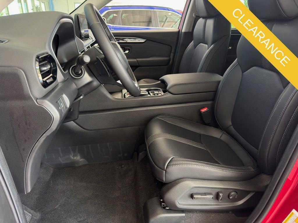 new 2025 Honda Pilot car, priced at $45,870