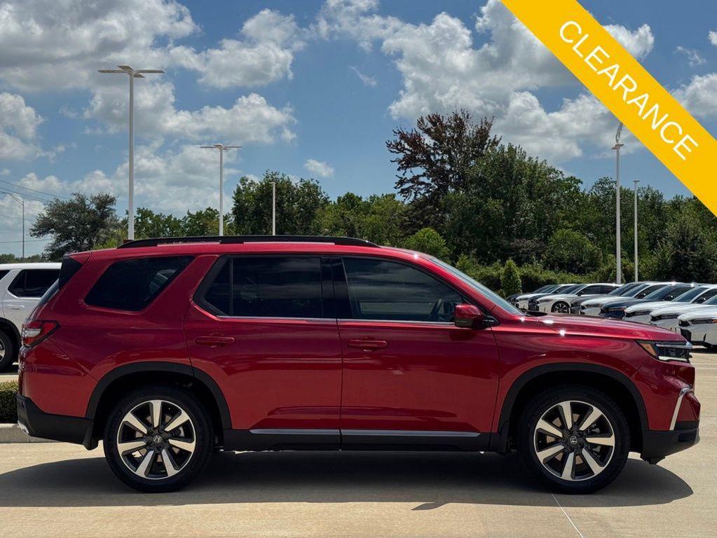 new 2025 Honda Pilot car, priced at $45,870