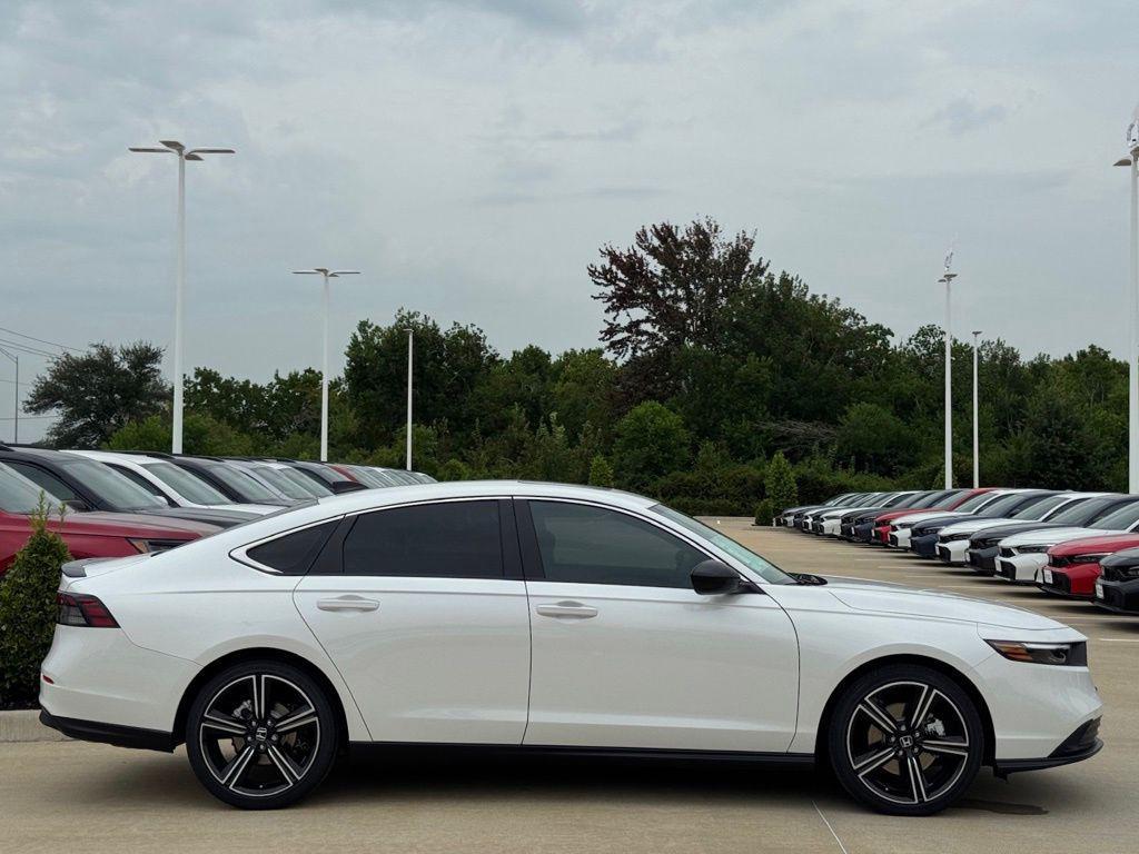 new 2025 Honda Accord Hybrid car, priced at $35,260