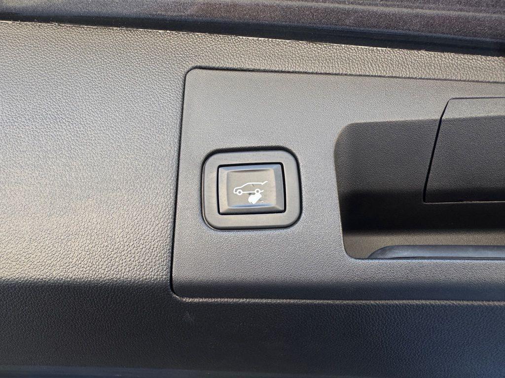 used 2019 Cadillac XT5 car, priced at $23,478