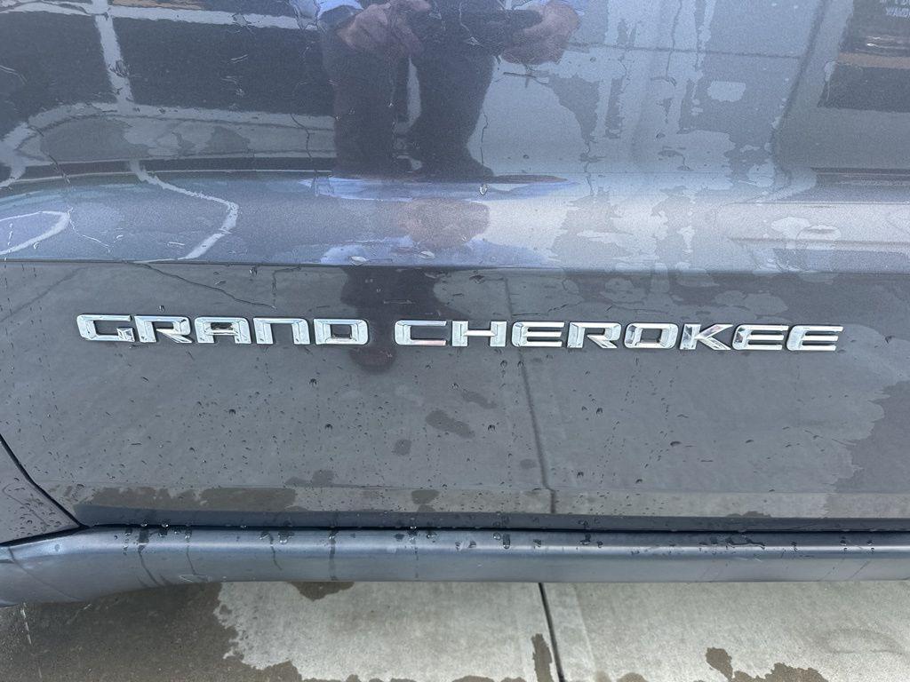 used 2015 Jeep Grand Cherokee car, priced at $13,259