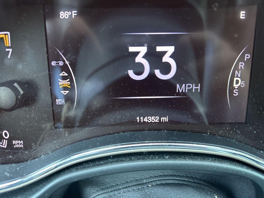 used 2015 Jeep Grand Cherokee car, priced at $13,259