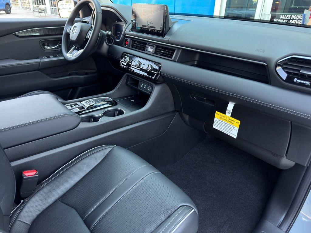 new 2025 Honda Pilot car, priced at $55,030