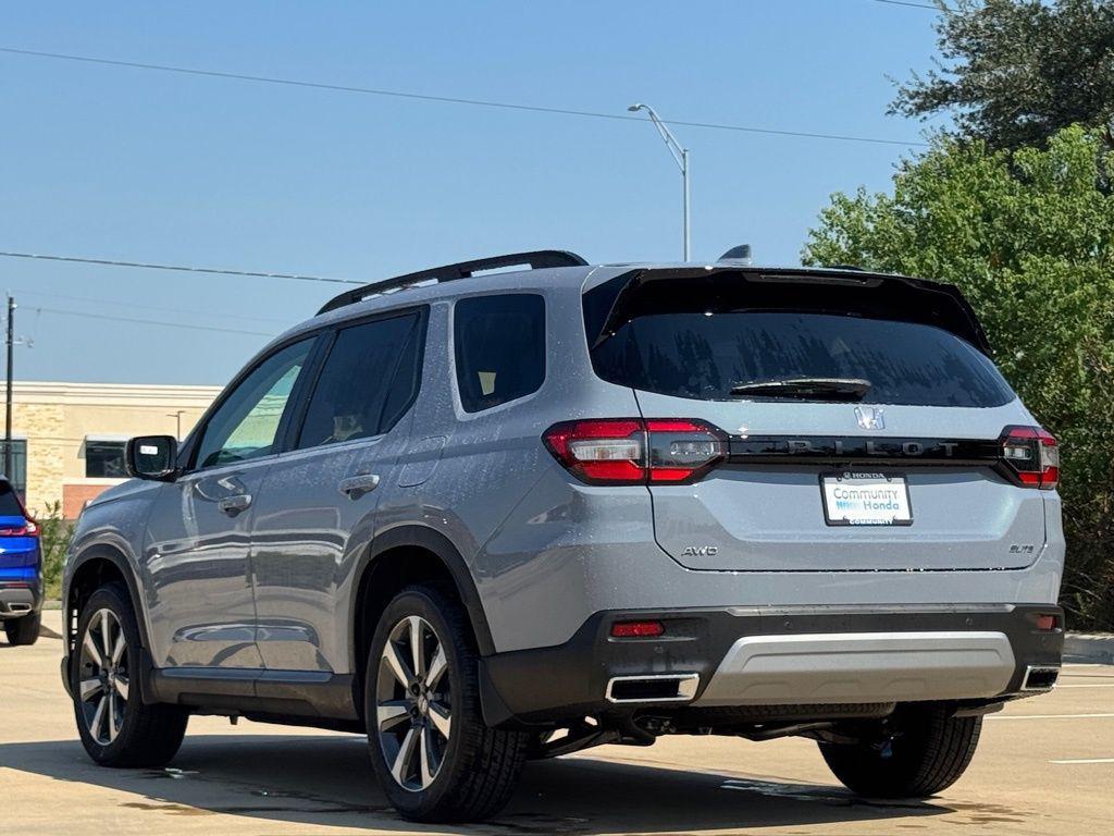 new 2025 Honda Pilot car, priced at $55,030