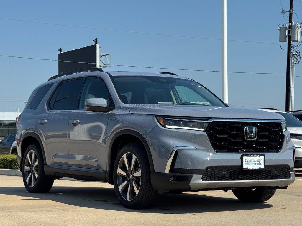 new 2025 Honda Pilot car, priced at $55,030