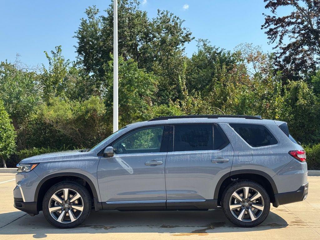 new 2025 Honda Pilot car, priced at $55,030