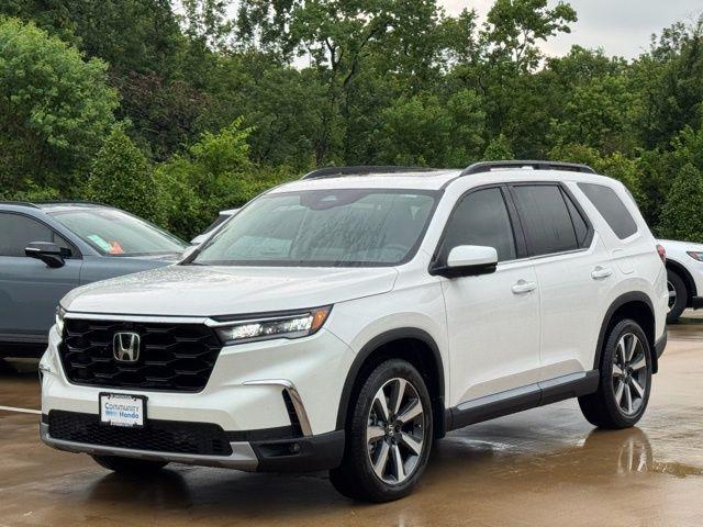 new 2025 Honda Pilot car, priced at $54,985
