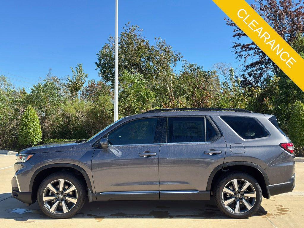 new 2025 Honda Pilot car, priced at $54,575