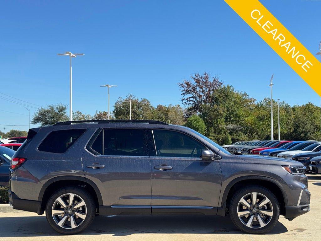 new 2025 Honda Pilot car, priced at $54,575