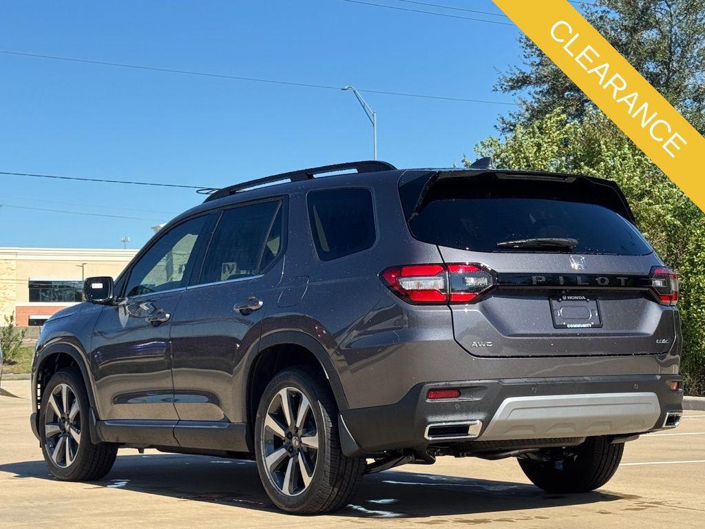 new 2025 Honda Pilot car, priced at $54,575