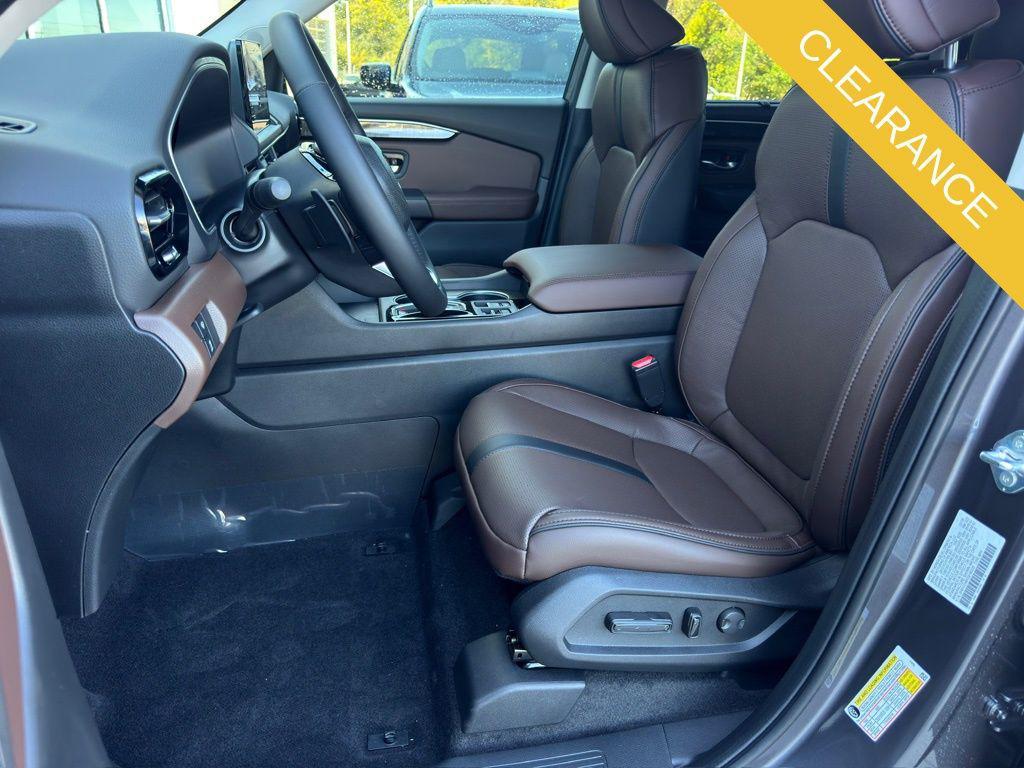 new 2025 Honda Pilot car, priced at $54,575