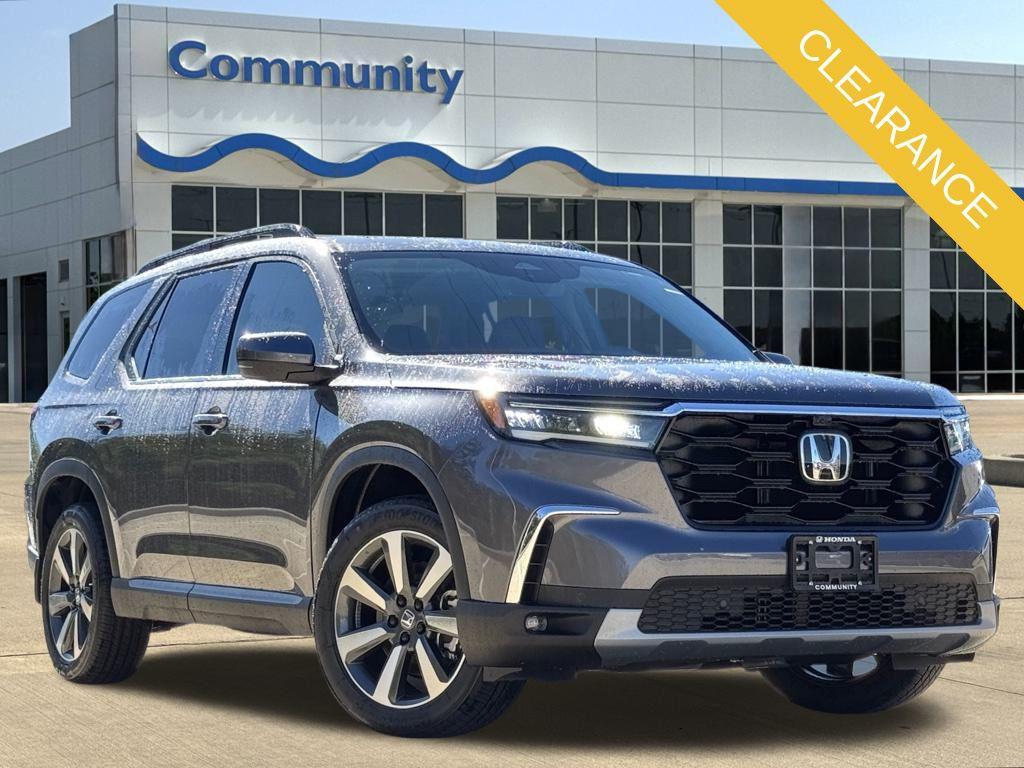 new 2025 Honda Pilot car, priced at $54,575