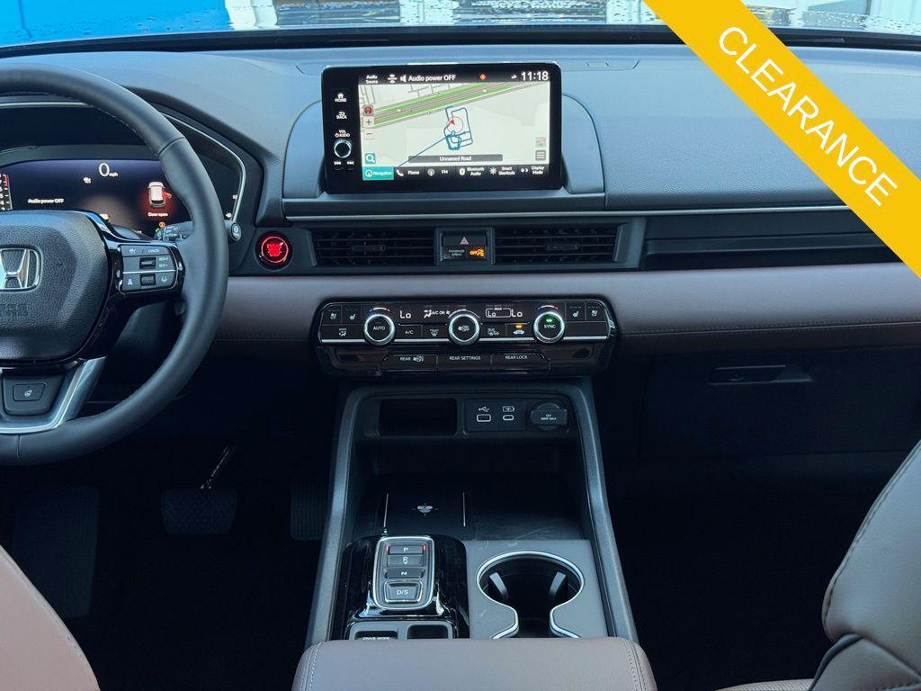 new 2025 Honda Pilot car, priced at $54,575