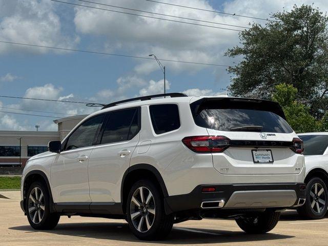 new 2025 Honda Pilot car, priced at $51,276