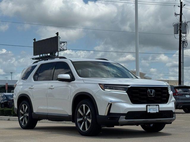 new 2025 Honda Pilot car, priced at $51,276