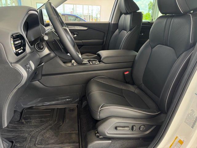 new 2025 Honda Pilot car, priced at $51,276
