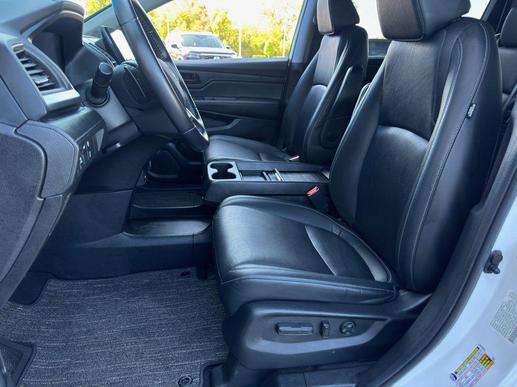 used 2024 Honda Odyssey car, priced at $35,474