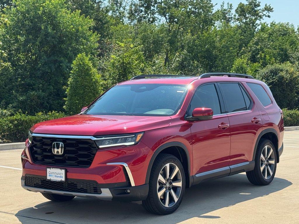 new 2025 Honda Pilot car, priced at $49,450