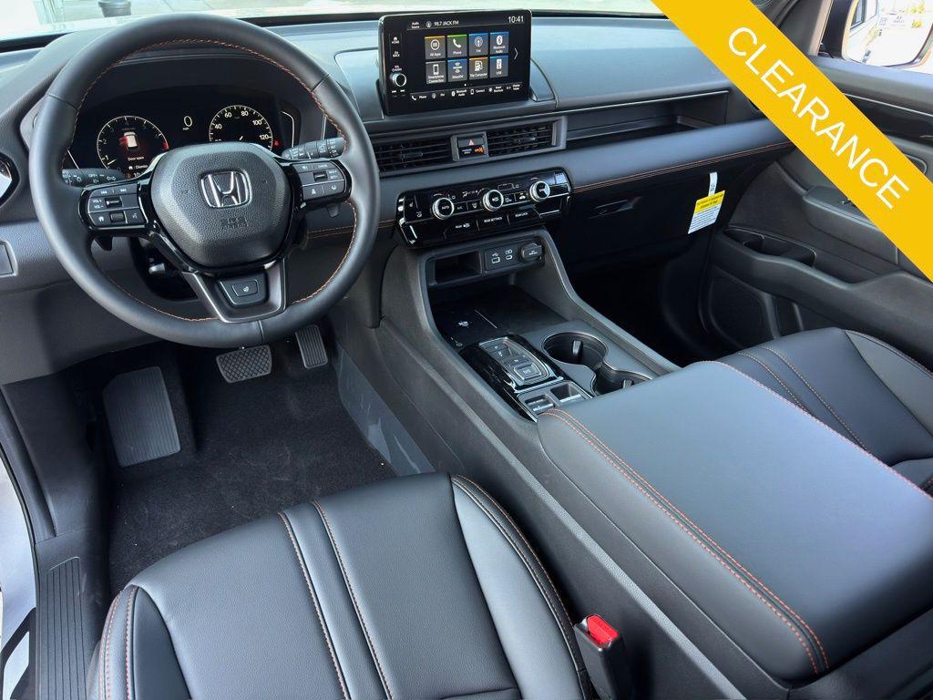 new 2025 Honda Pilot car, priced at $48,343