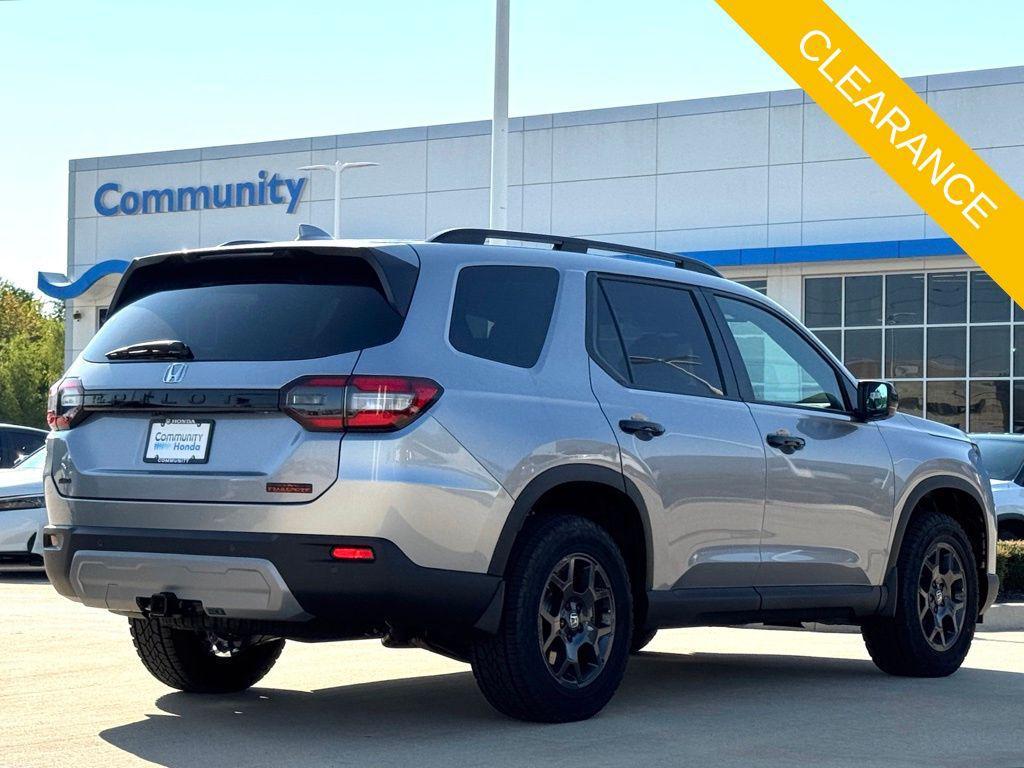 new 2025 Honda Pilot car, priced at $48,343