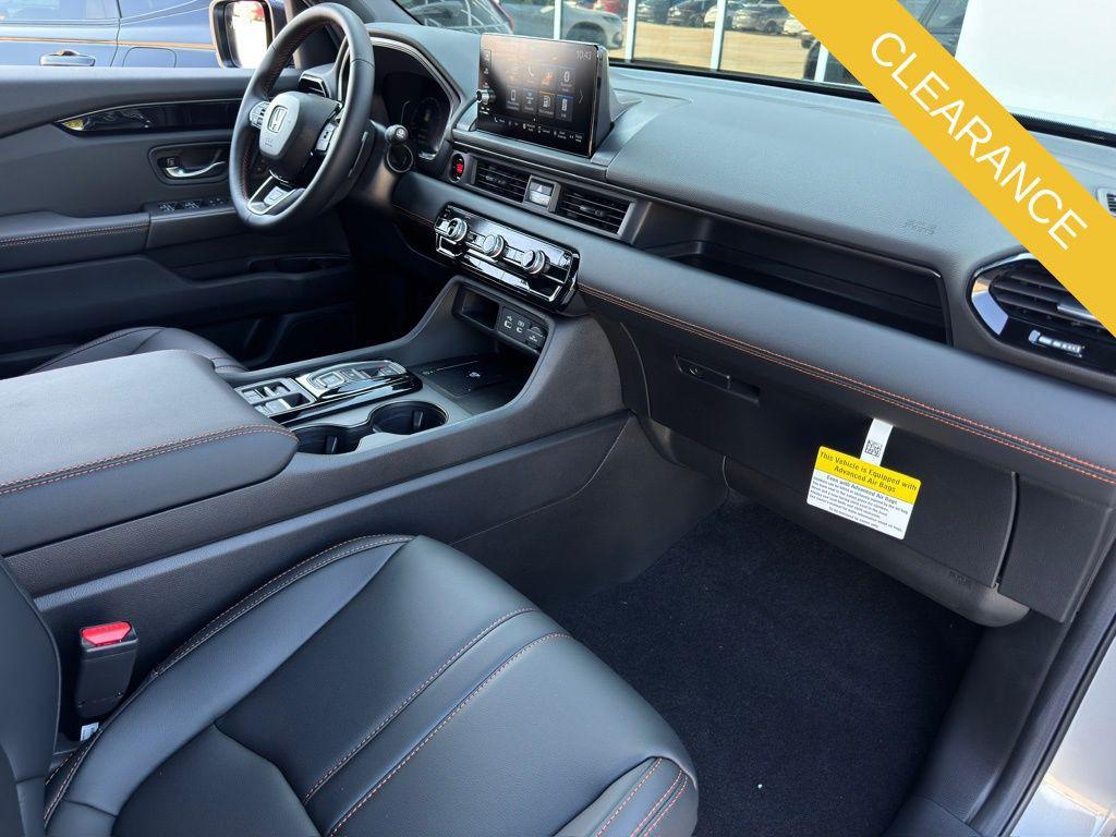 new 2025 Honda Pilot car, priced at $48,343