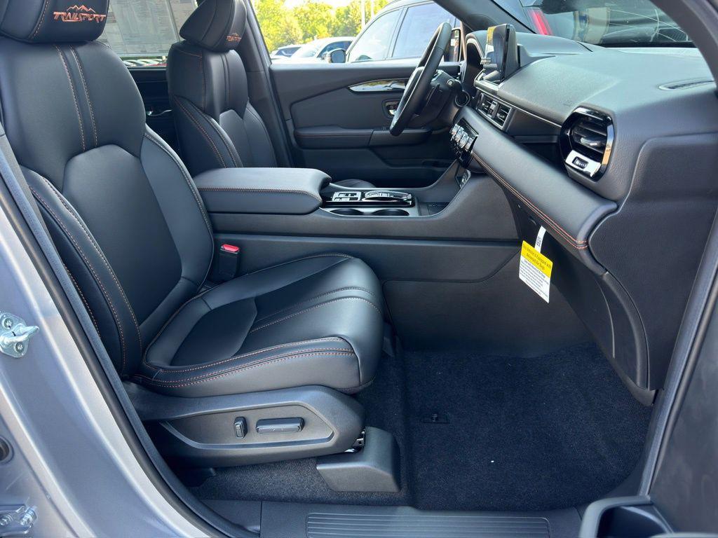 new 2025 Honda Pilot car, priced at $51,375