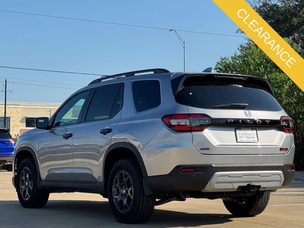 new 2025 Honda Pilot car, priced at $48,343