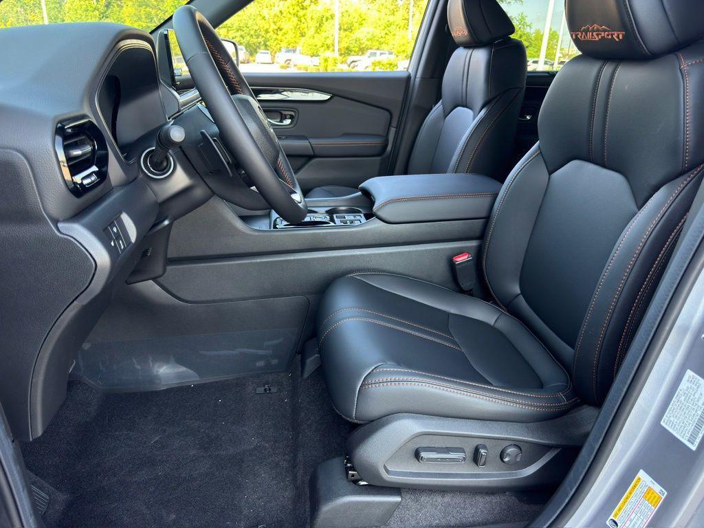 new 2025 Honda Pilot car, priced at $51,375