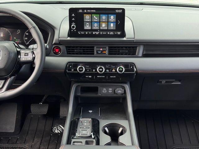 new 2025 Honda Pilot car, priced at $51,305