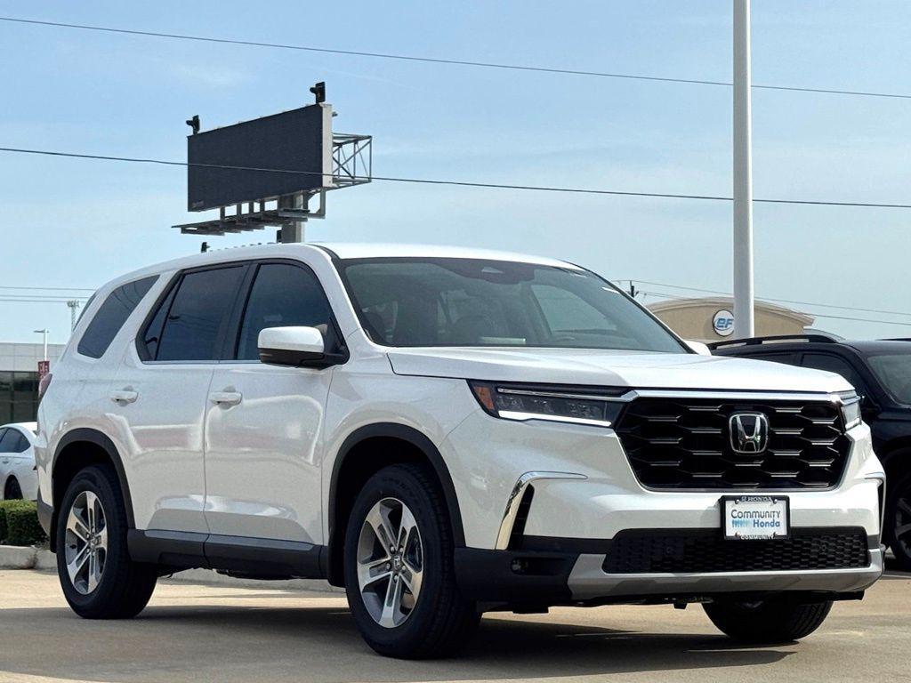 new 2025 Honda Pilot car, priced at $47,505