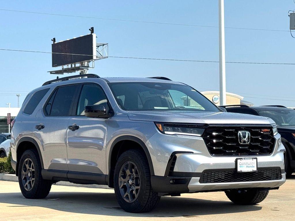 new 2025 Honda Pilot car, priced at $50,895