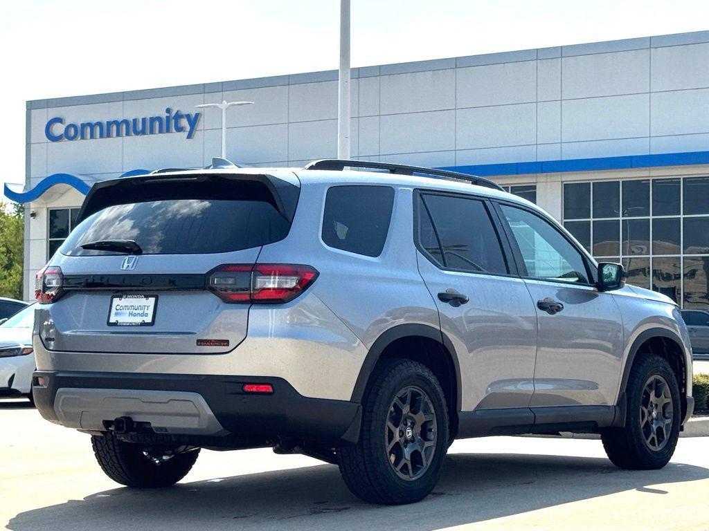 new 2025 Honda Pilot car, priced at $50,895