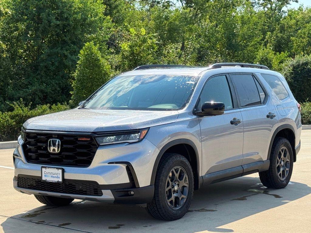 new 2025 Honda Pilot car, priced at $50,895