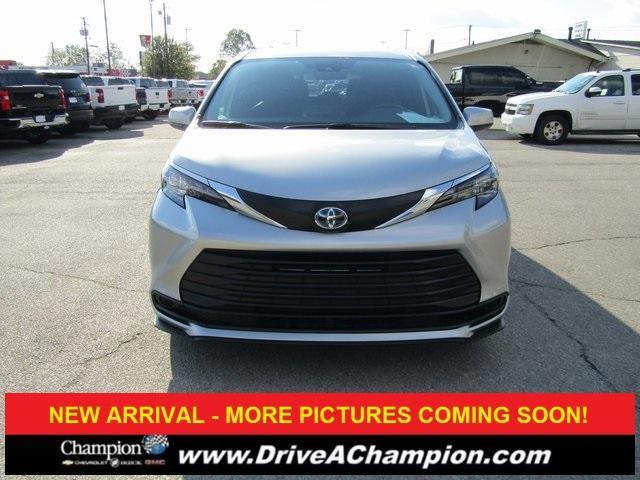 used 2025 Toyota Sienna car, priced at $44,325