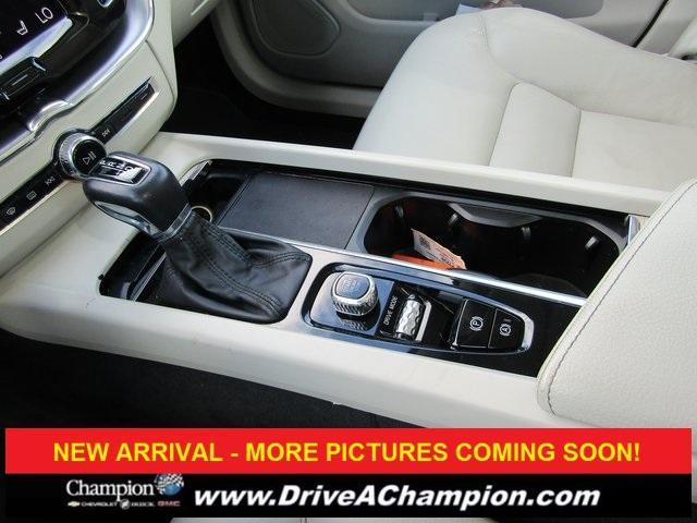 used 2021 Volvo XC60 car, priced at $26,123