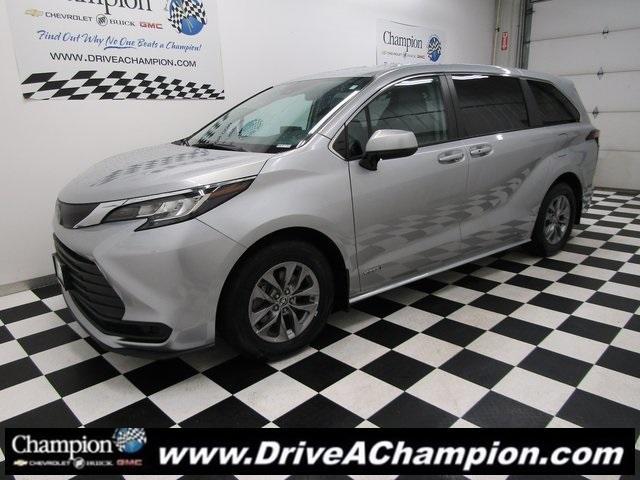 used 2021 Toyota Sienna car, priced at $33,563