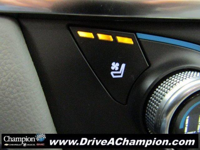 used 2020 Chevrolet Traverse car, priced at $30,421