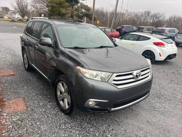 used 2013 Toyota Highlander car, priced at $12,999