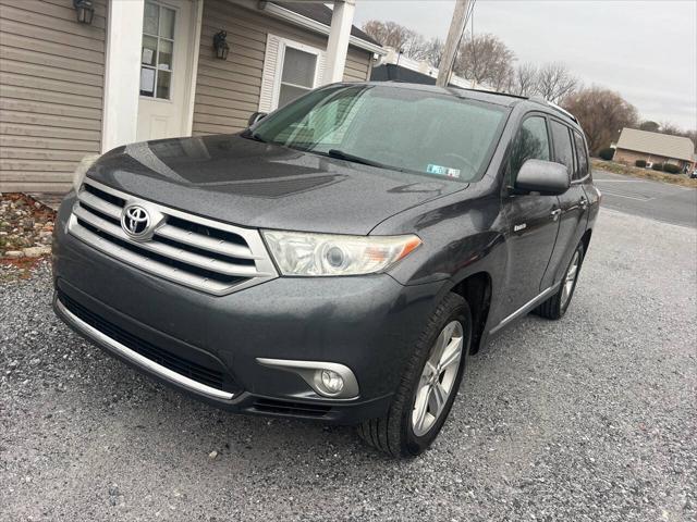 used 2013 Toyota Highlander car, priced at $12,999