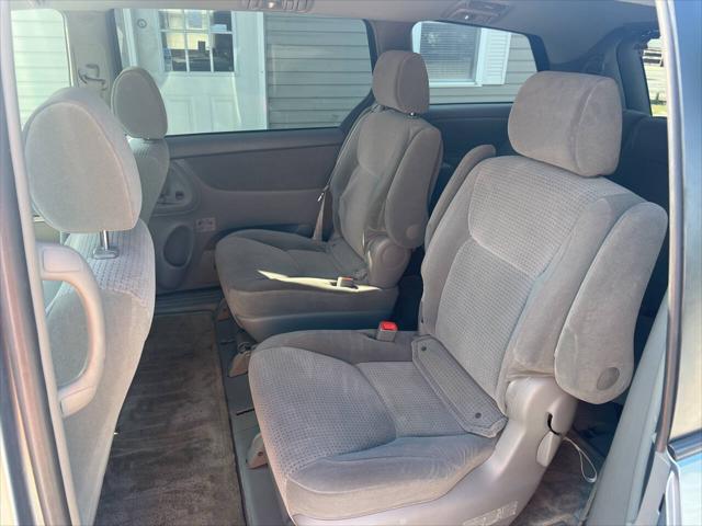 used 2006 Toyota Sienna car, priced at $4,399