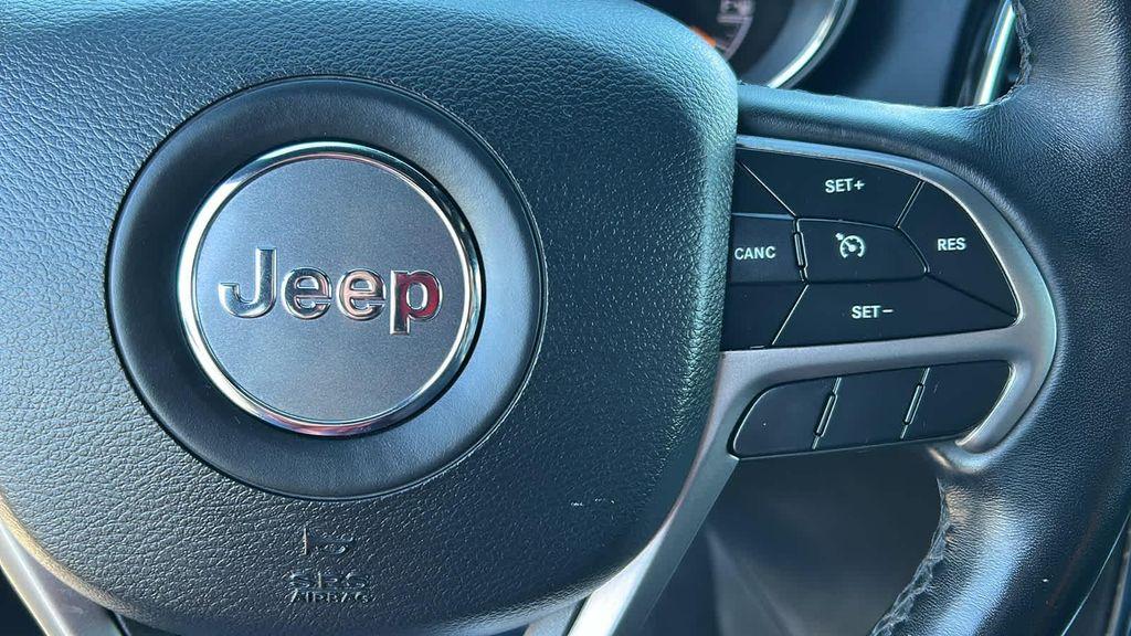 used 2020 Jeep Grand Cherokee car, priced at $19,995