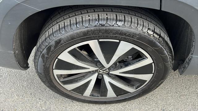 used 2022 Volkswagen Taos car