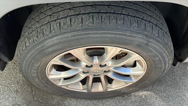 used 2021 Jeep Cherokee car, priced at $22,998