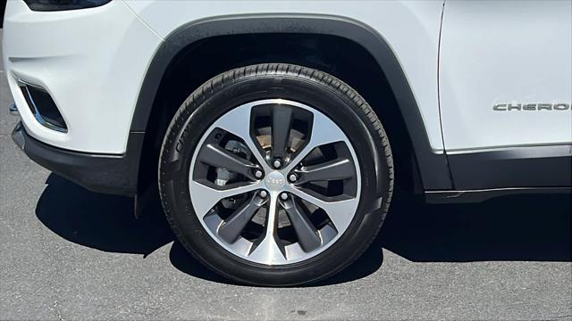 used 2022 Jeep Cherokee car, priced at $24,998