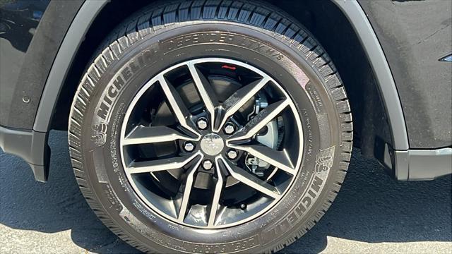 used 2017 Jeep Grand Cherokee car, priced at $20,629