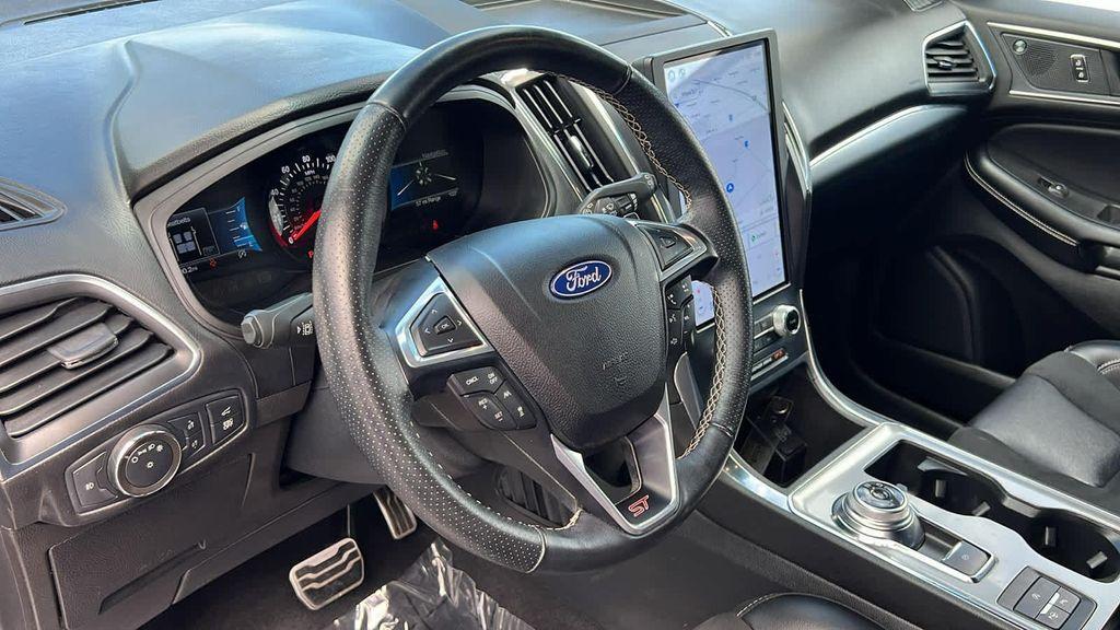 used 2022 Ford Edge car, priced at $29,977