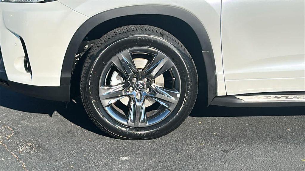 used 2019 Toyota Highlander car, priced at $32,977