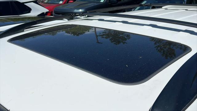 used 2007 Toyota Highlander car, priced at $9,998
